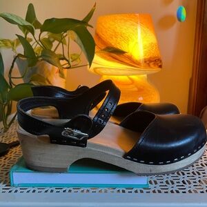 Black Swedish Sandgren clogs!